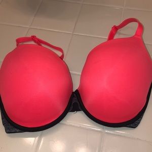 32DD Victoria’s Secret PINK push up bra. NWOT